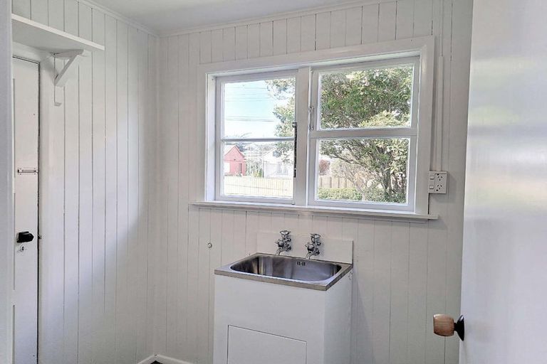 Photo of property in 87 Reynolds Street, Taita, Lower Hutt, 5011