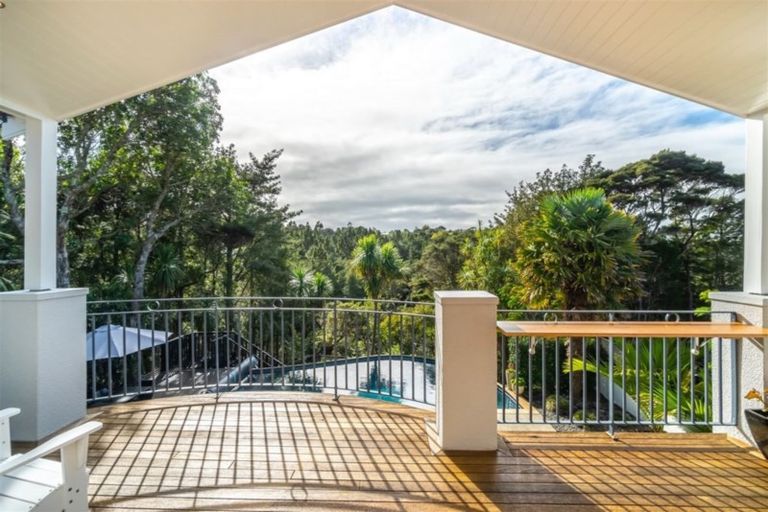 Photo of property in 36 Le Roy Terrace, Birkenhead, Auckland, 0626