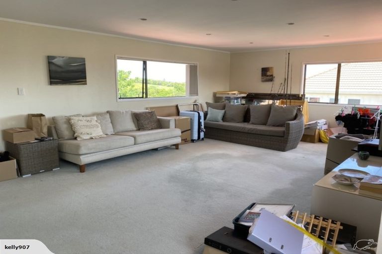 Photo of property in 16 Oliver Twist Avenue, Mellons Bay, Auckland, 2014