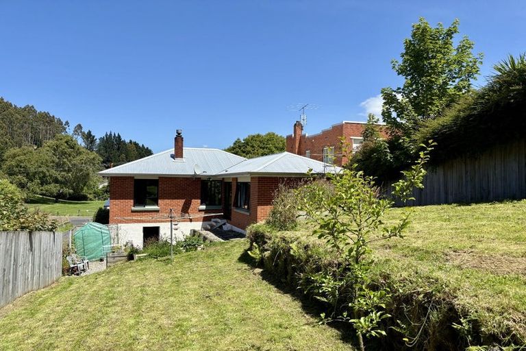 Photo of property in 16 Frasers Road, Glenross, Dunedin, 9011