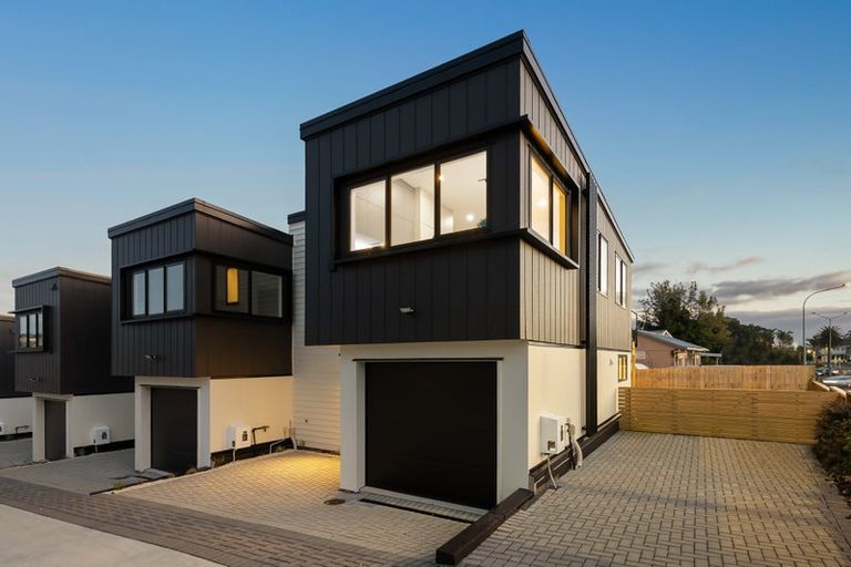 Photo of property in 935 Whangaparaoa Road, Manly, Whangaparaoa, 0930