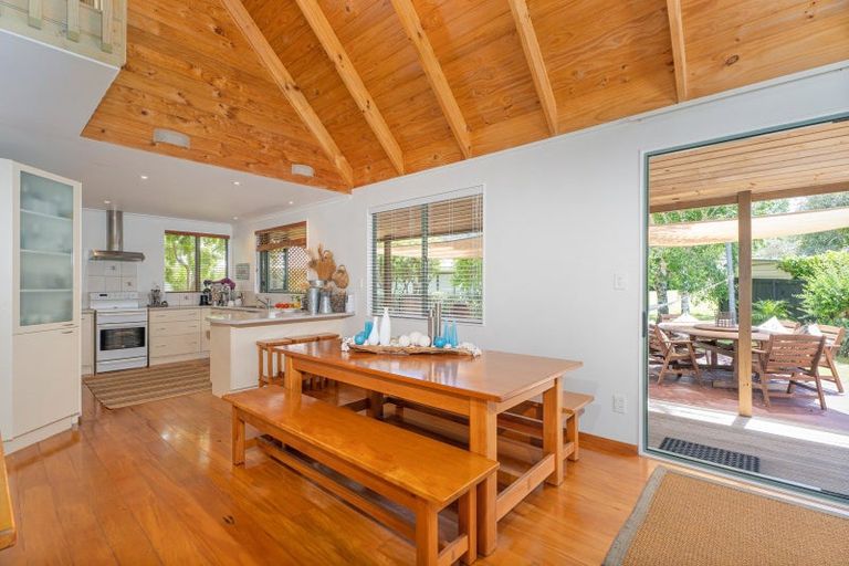 Photo of property in 12 Cathedral Court, Hahei, Whitianga, 3591