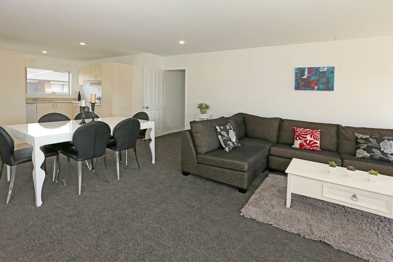 Photo of property in 15 Carlas Way, Ranui, Auckland, 0612