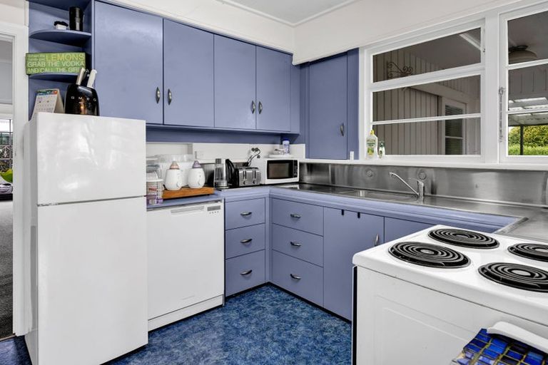 Photo of property in 14 Dives Avenue, Hawera, 4610