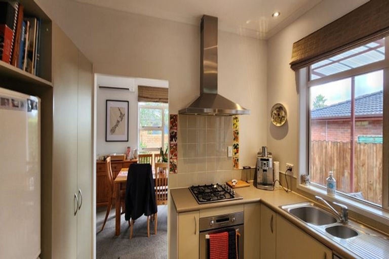 Photo of property in 8 Driftwood Drive, Red Beach, 0932