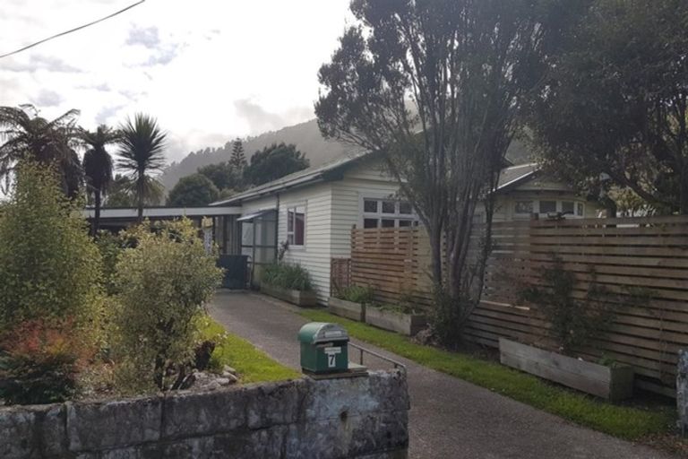 Photo of property in 7 Greenfield Street, Hector, 7822