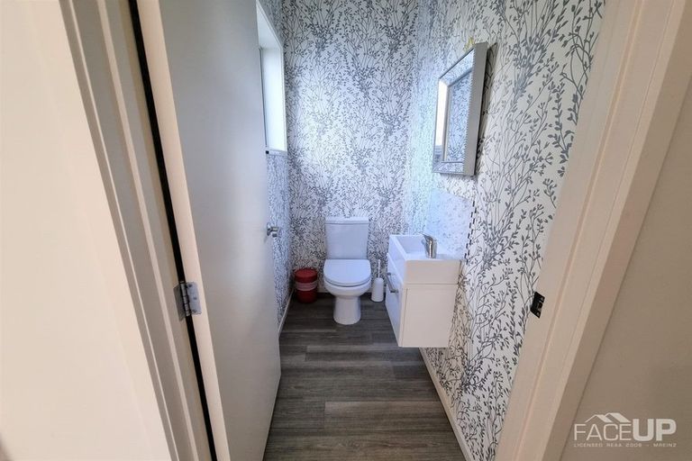 Photo of property in 10 Toheroa Street, Hobsonville, Auckland, 0616