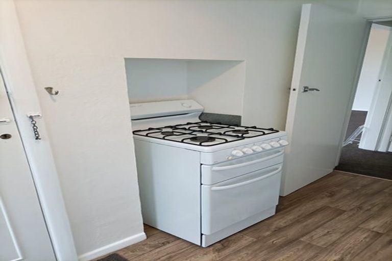 Photo of property in 54 Apuka Street, Brooklyn, Wellington, 6021