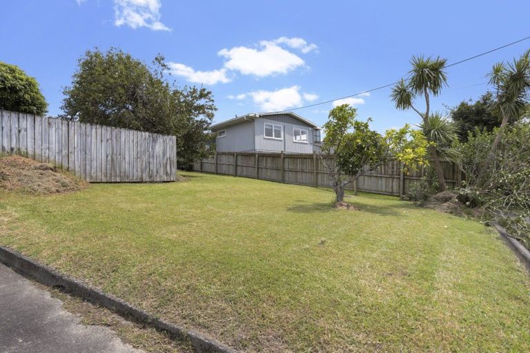 Photo of property in 21 Parrs Cross Road, Henderson, Auckland, 0612