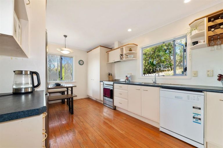 Photo of property in 403 Pukehangi Road, Pomare, Rotorua, 3015