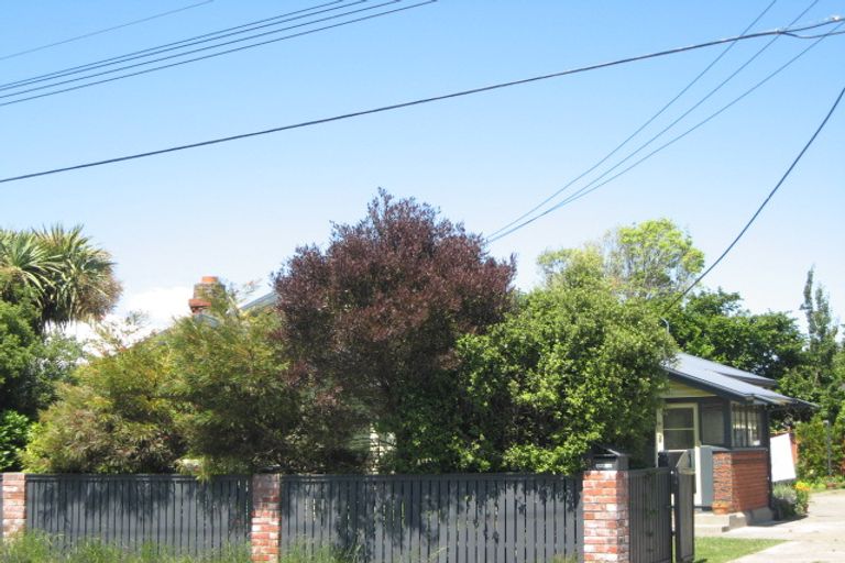 Photo of property in 19 Selwyn Street, Somerfield, Christchurch, 8024