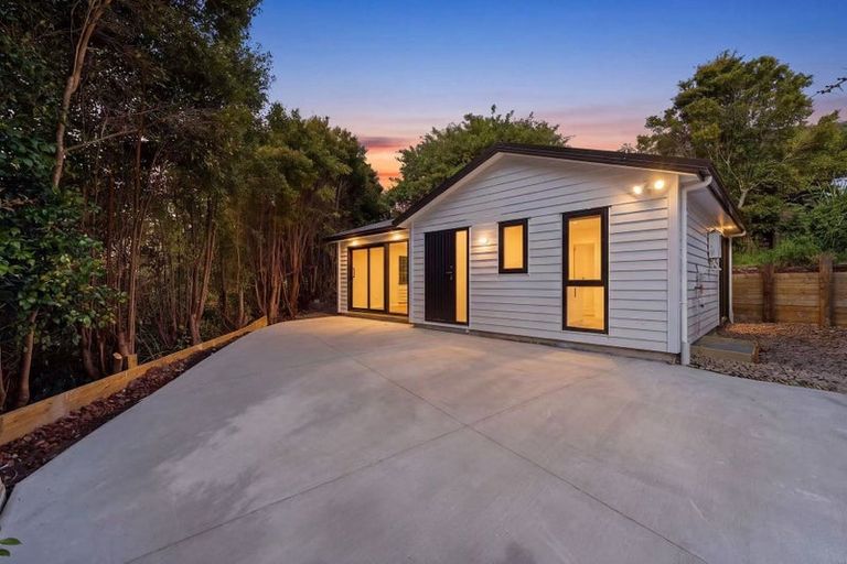 Photo of property in 13 Tower Hill, Stanmore Bay, Whangaparaoa, 0930