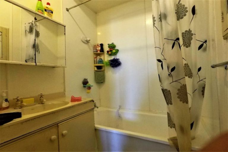 Photo of property in 16 Forth Street, Levin, 5510