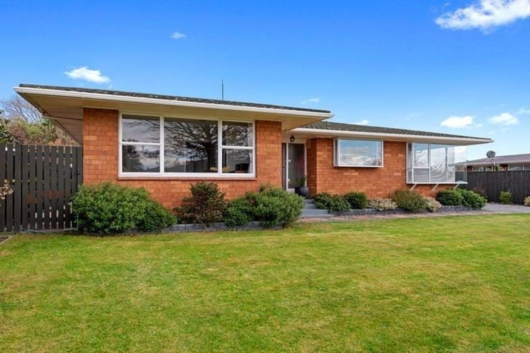 Photo of property in 43 Glenharrow Avenue, Avonhead, Christchurch, 8042