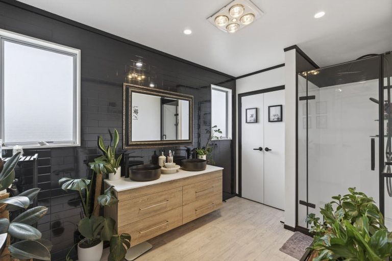 Photo of property in 58 Mould Street, Waitara, 4320