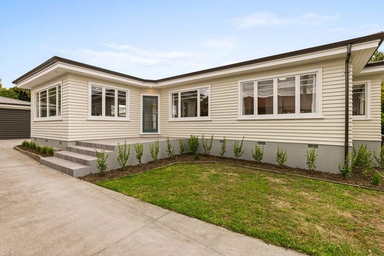 Photo of property in 6 Riverlaw Terrace, Saint Martins, Christchurch, 8022