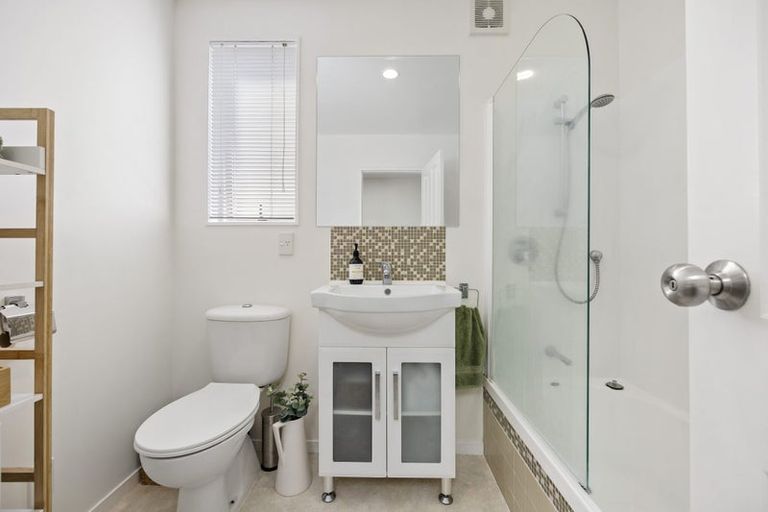 Photo of property in 31 Albionvale Road, Glen Eden, Auckland, 0602