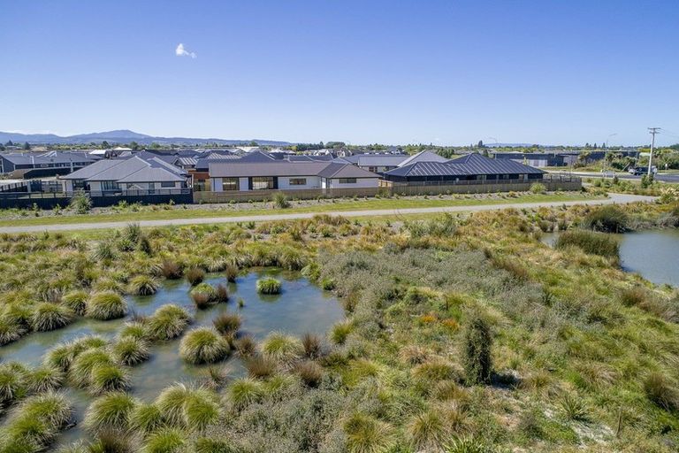 Photo of property in 32 Angus Place, Rangiora, 7400