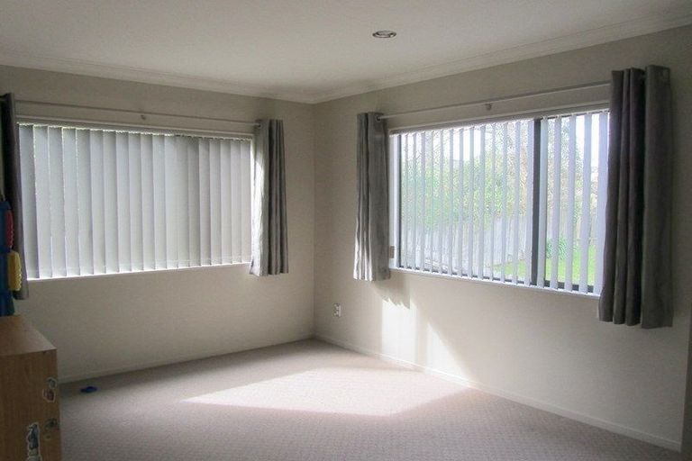 Photo of property in 11 Jomard Terrace, Northcross, Auckland, 0632