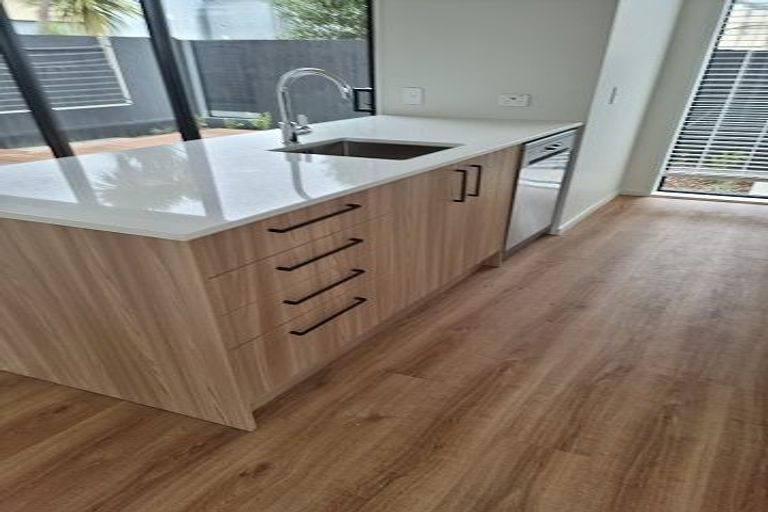 Photo of property in 4/63 Waltham Road, Sydenham, Christchurch, 8023