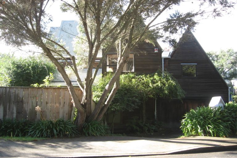 Photo of property in 21 Allen Road, Raumati Beach, Paraparaumu, 5032