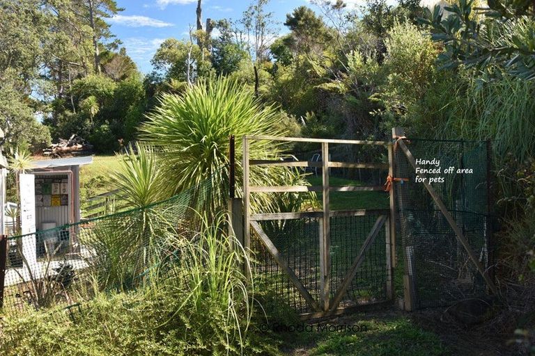 Photo of property in 76 Komiti Road, Tinopai, 0593