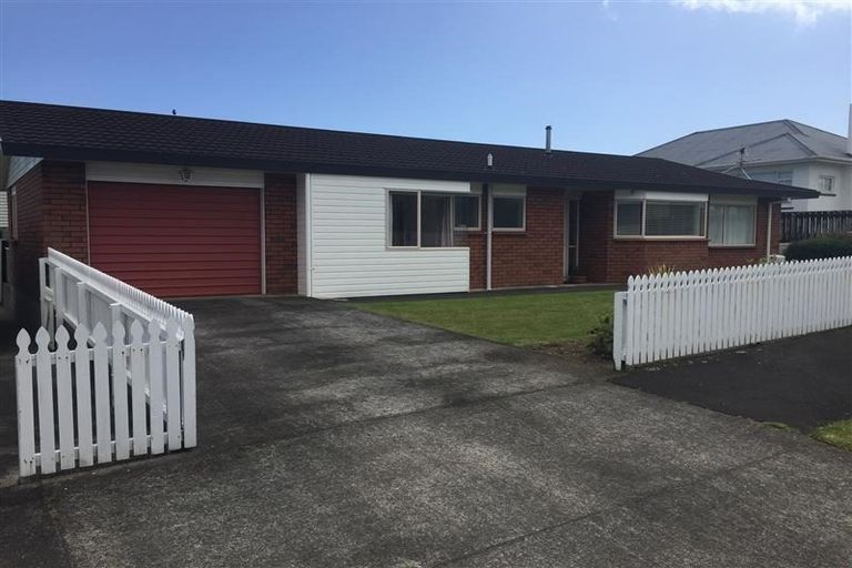 Photo of property in 5 Wilton Street, Westown, New Plymouth, 4310