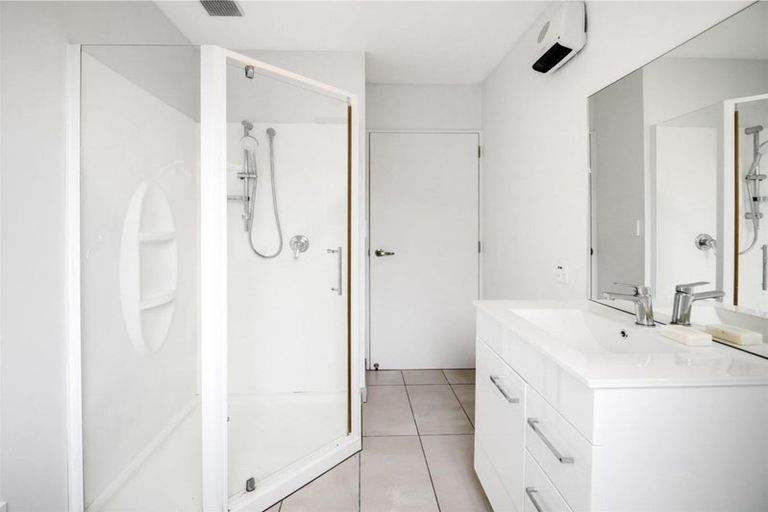 Photo of property in 2/200 Wainoni Road, Avondale, Christchurch, 8061