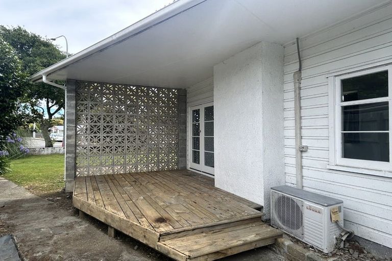 Photo of property in 1 Hariata Street, Otaki, 5512