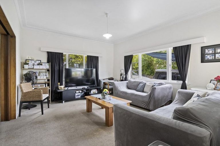 Photo of property in 17 Carey Street, Maeroa, Hamilton, 3200