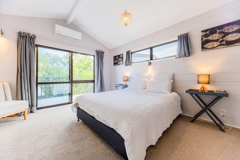 Photo of property in 15 Tiromoana Road, Raumati South, Paraparaumu, 5032