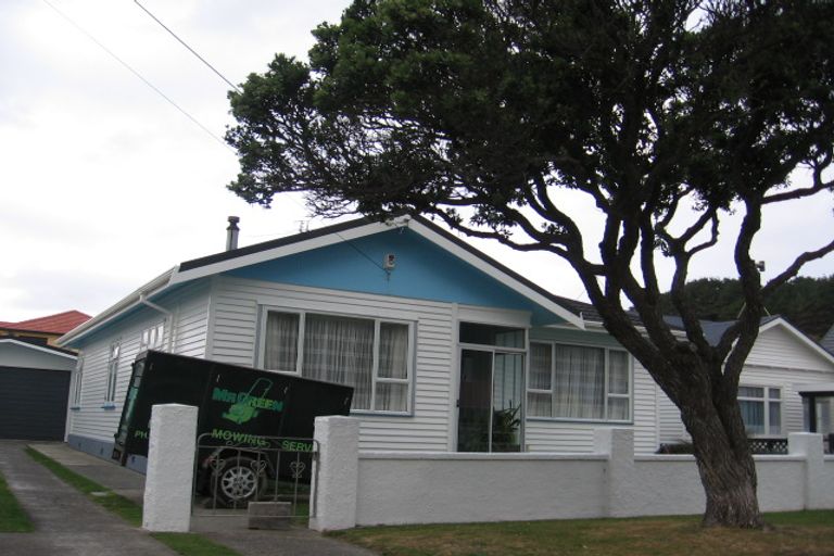 Photo of property in 17 Mantell Street, Seatoun, Wellington, 6022