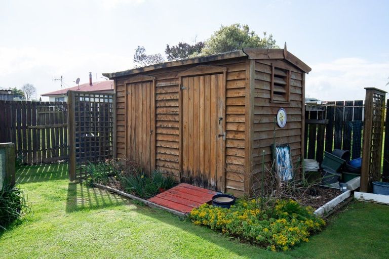 Photo of property in 5 Parfitt Place, Ngatea, 3503