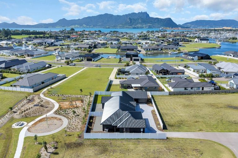 Photo of property in 10 Hauhou Lane, One Tree Point, Ruakaka, 0118