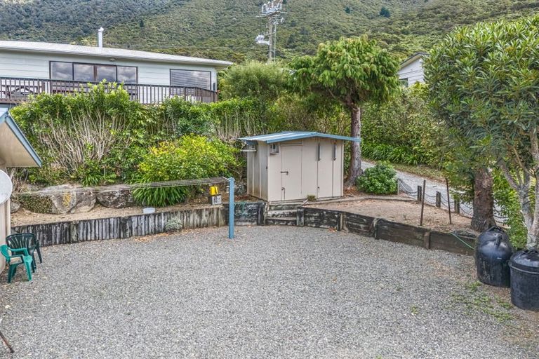 Photo of property in 11 Field Terrace, Okiwi Bay, French Pass, 7193