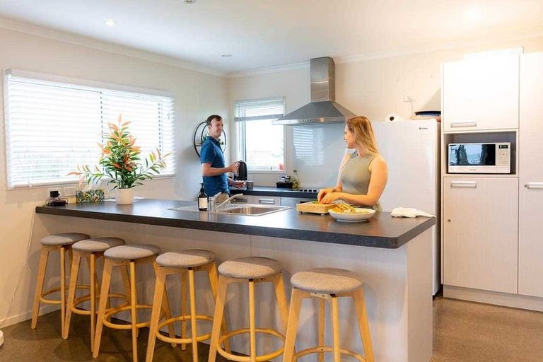 Photo of property in 10 Ironsands, Waverley, 4591