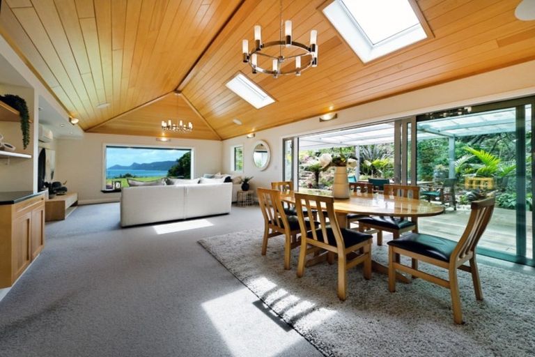 Photo of property in 145 Cornwallis Road, Cornwallis, Auckland, 0604