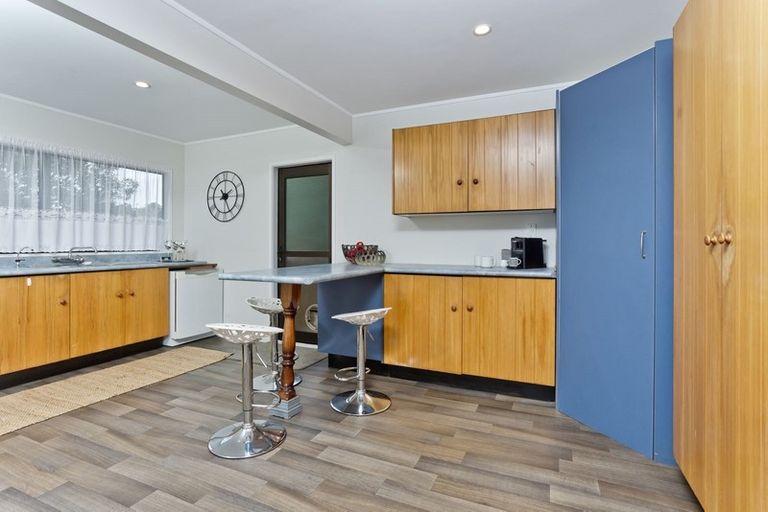 Photo of property in 1/24 Reynolds Place, Torbay, Auckland, 0630