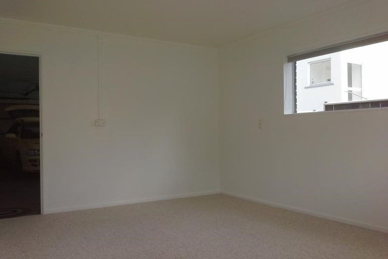 Photo of property in 8b Whiteley Street, Moturoa, New Plymouth, 4310