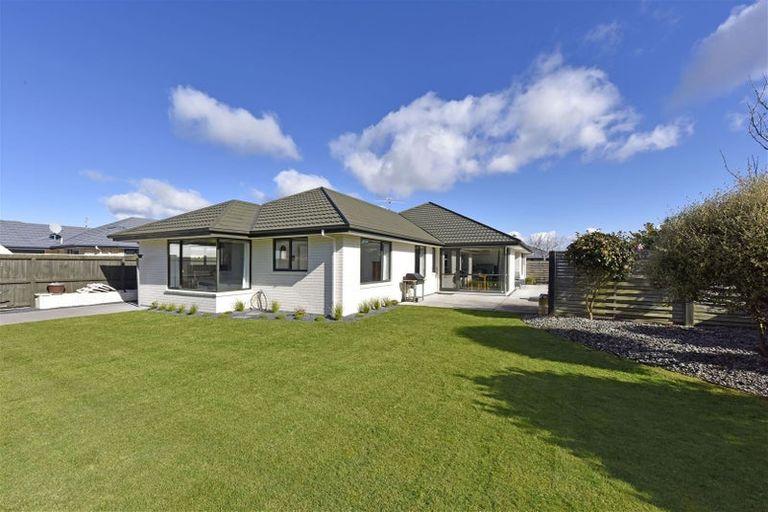 Photo of property in 12 Sweet Waters Place, Woolston, Christchurch, 8023