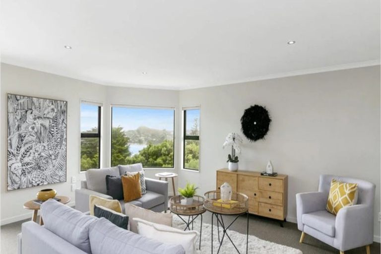 Photo of property in 16 View Road, Titahi Bay, Porirua, 5022