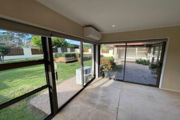 Photo of property in 7 Pendene Place, Forrest Hill, Auckland, 0620