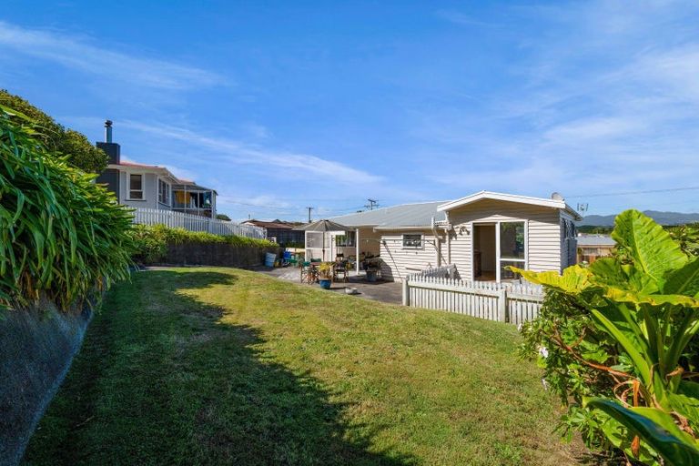 Photo of property in 29 Simons Street, Moturoa, New Plymouth, 4310