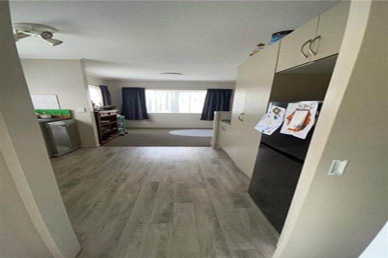 Photo of property in 28/24 Eastglen Road, Glen Eden, Auckland, 0602