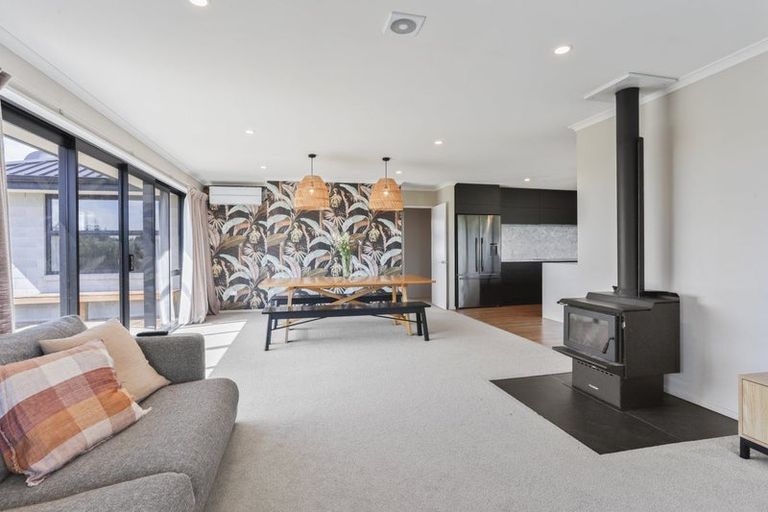 Photo of property in 14 Braeburn Crescent, Swannanoa, Kaiapoi, 7692