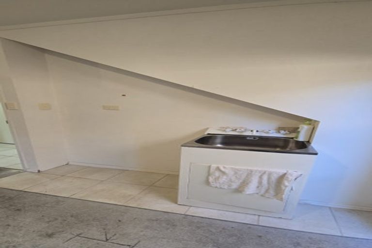 Photo of property in 8 Lissleton Drive, East Tamaki, Auckland, 2013