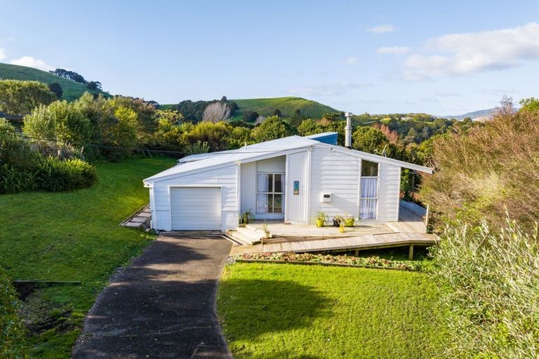 Photo of property in 2 Montaine Place, Maungaturoto, 0520