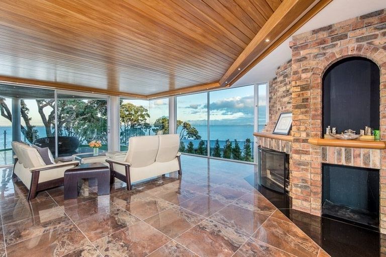 Photo of property in 60 Sharon Road, Waiake, Auckland, 0630