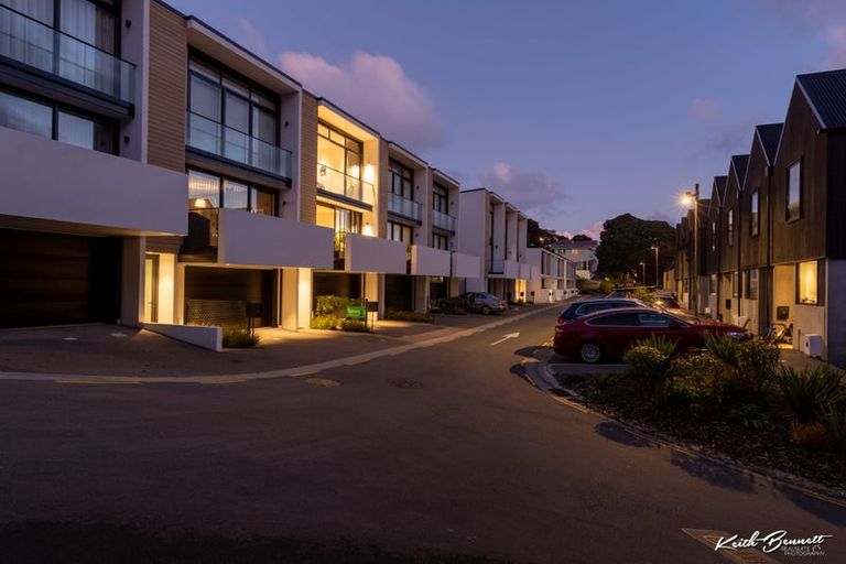 Photo of property in 5 Jean Caldwell Way, Island Bay, Wellington, 6023