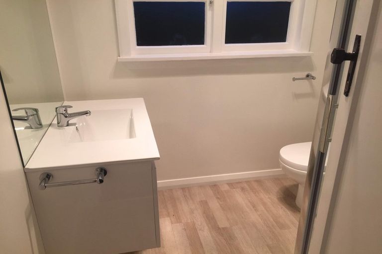 Photo of property in 39 Balgay Street, Upper Riccarton, Christchurch, 8041